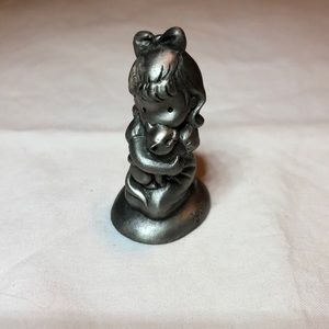 Hallmark 1983 Joan Walsh Anglund pewter girl with kitten